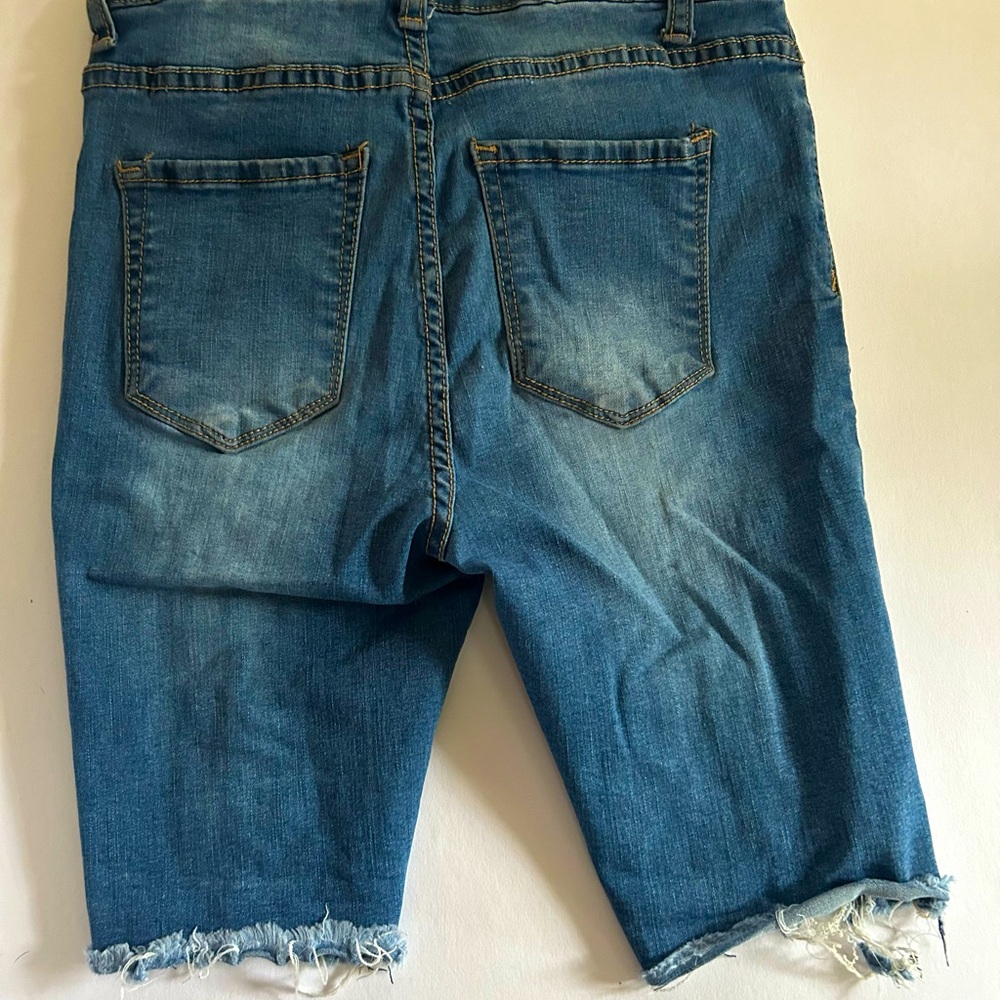 Bermuda Jean Shorts - Picture 2 of 4